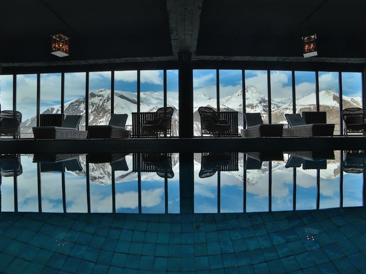 Отель Rooms Hotel Kazbegi Степанцминда-19